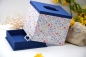 Preview: Taschentuchbox quadratisch ca. 13,7x13,7x12,7 cm | floral | königsblau | Art. Nr. 97040501